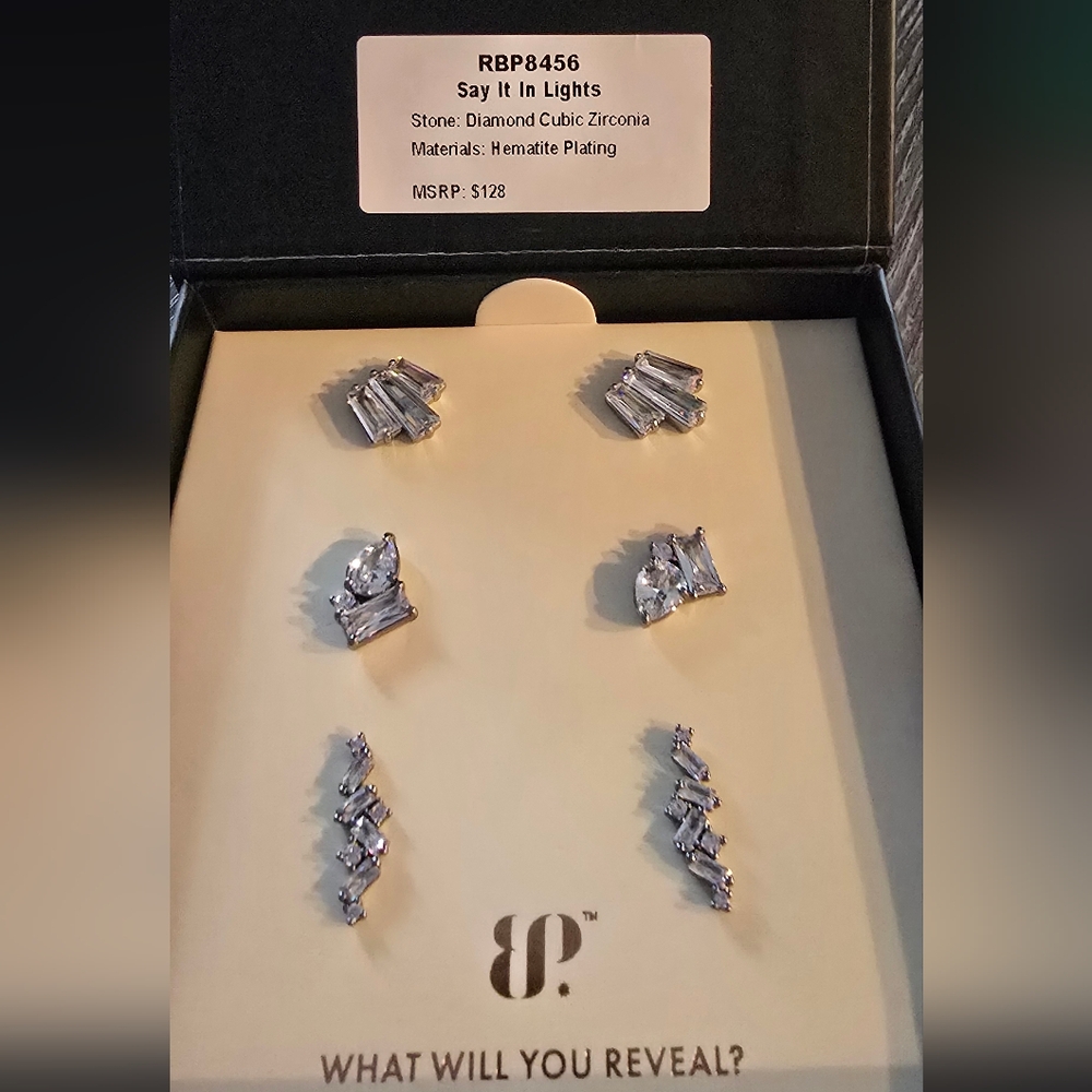 Elegant Silver Crystal Earrings Set - Picture 2 of 3